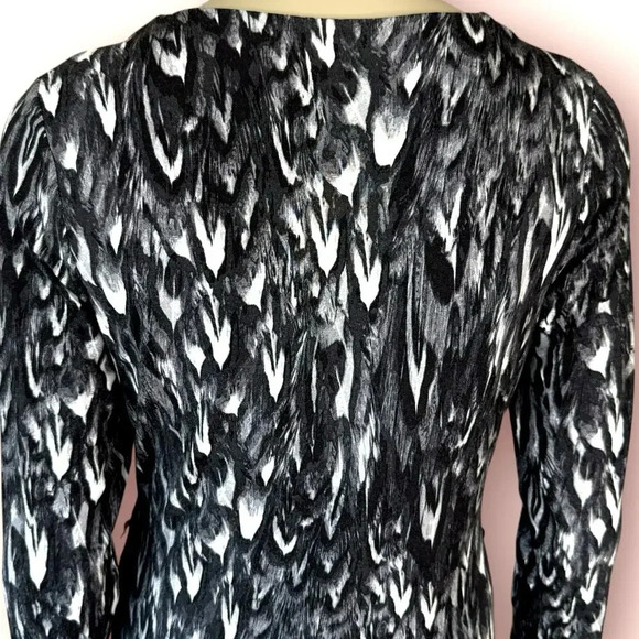 Talbots V Neck Stretchy Knit Faux Wrap Sheath Dress Ruched Size M Abstract Gray - Picture 11 of 16